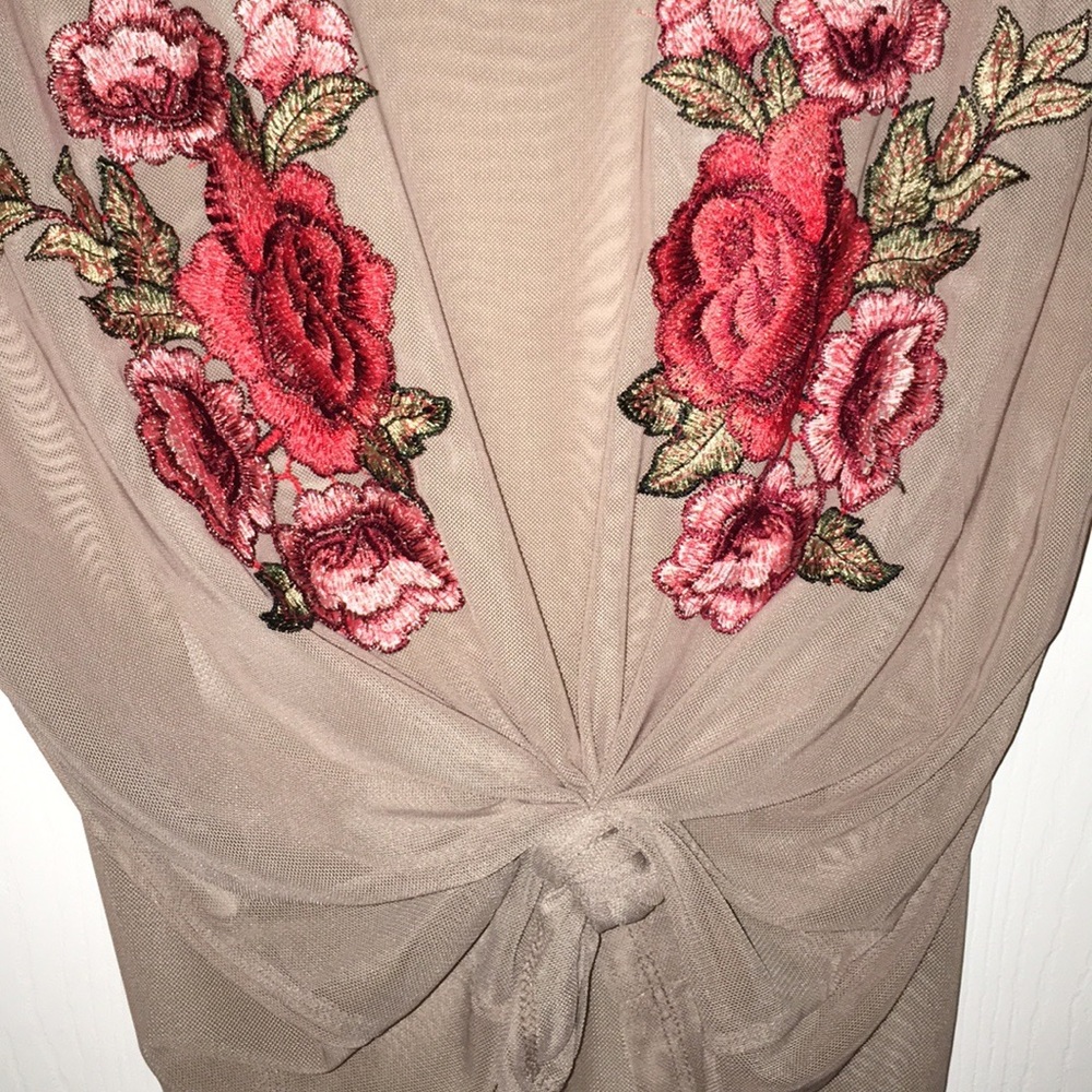 Floral Embroidered Mesh Knotted Tee